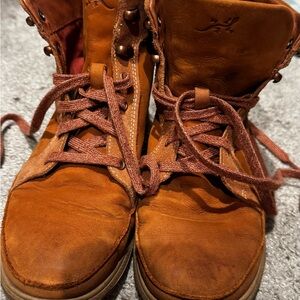 Women’s 8.5 Chaco Brown Leather Hiking Boots- Waterproof